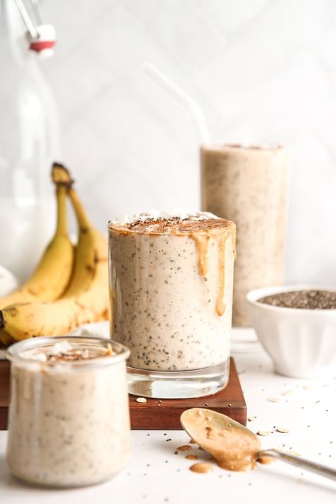 Chia Banana Boost Smoothie, Tropical Smoothie Cafe, Banana Splits, Chia Recipe, Peanut Butter Banana Smoothie, Banana Drinks, Oat Smoothie, Peanut Butter Smoothie, Tropical Smoothie