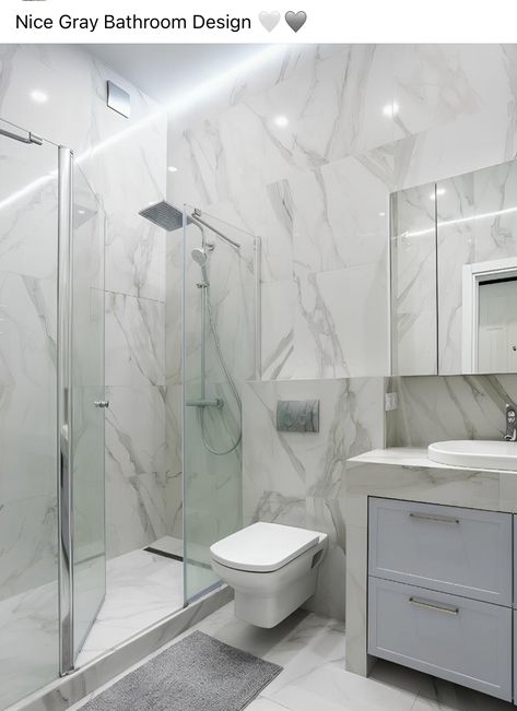 All White Bathroom, White Marble Bathrooms, Marble Tile Bathroom, Bilik Air, Beautiful Bathroom Designs, Bathroom Shower Design, Bathroom Shower Walls, Bathroom Shower Tile, Bathroom Remodel Designs