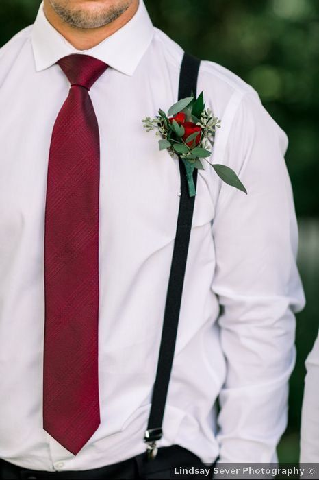 Groomsmen Attire Red Tie, Summer Groomsmen Attire, Summer Groomsmen, Blue Groomsmen Attire, Casual Groomsmen Attire, Red Rose Boutonniere, Boutineer Wedding, Casual Groomsmen, Men Suit Wedding