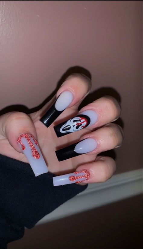 Scary Movie Nails Acrylic, Scream Nails Easy, Holloween Nails 2022, Scary Movie Nails, Scream Nails, Nails Inspiration Simple, Graduation Nail Art, Horror Nails, Holloween Nails