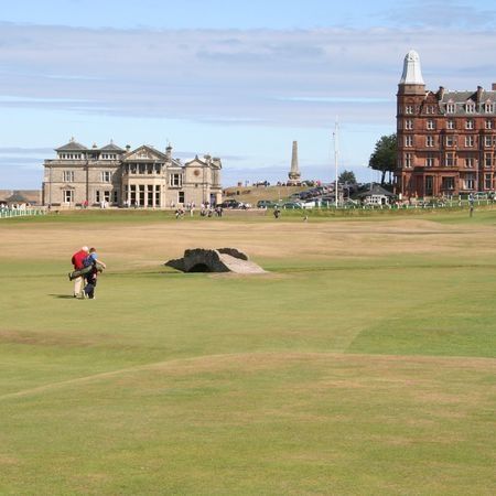 Golf the Old Course at St. Andrews, Scotland - Encore Journeys Scotland Golf, St Andrews Golf, St Andrews Scotland, Scotland Vacation, Saint Andrews, Famous Bridges, Golf Vacations, Country Clubs, Best Golf Courses