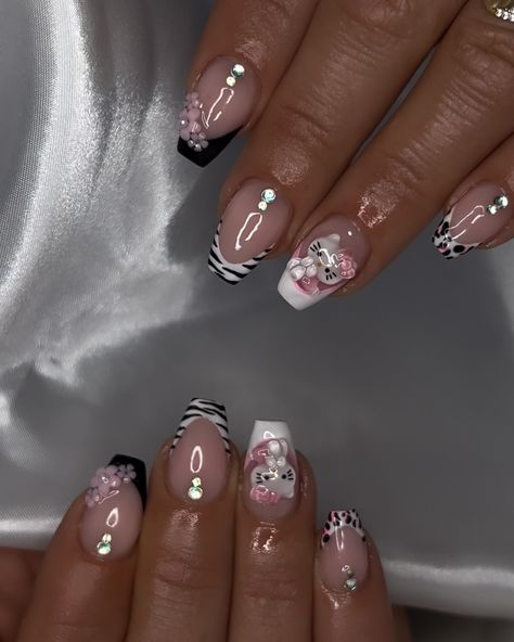 Short Hello Kitty coffin nails🎀 • • • #explorepage #explore #hellokittynails #nailsnailsnails #nailsofinstagram #nailinspiration Very Short Coffin Acrylic Nails, Hello Kitty Nails Coffin, Hello Kitty Nails Christmas, Nails Hello Kitty Short, Hello Kitty Nails Design, Hello Kitty Nails Black, Hello Kitty Short Nails, Hello Kitty Coffin, Nail Ideas Tips