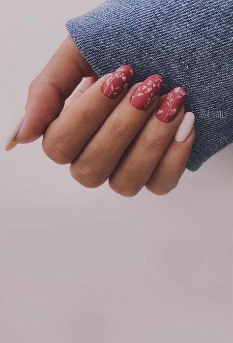 Stylish Nail Art, Maroon Nails, Floral Nail Designs, Nail Art Glitter, Art Design Ideas, Simple Acrylic Nails, Stamping Nail Art, Art Designs Ideas, Shellac Nails