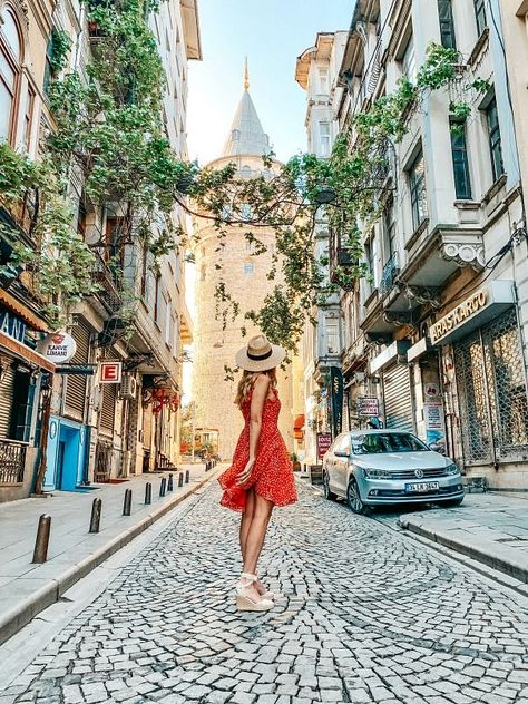 7 Day Turkey Itinerary to Istanbul, Bodrum & Cappadocia - THE EVOLISTA Medellin Picture Ideas, How To Take Vacation Pictures, Taormina Photo Ideas, Turkey Vacation Pictures, Poses For Vacation Pictures, Poses On Vacation, Pictures To Take On Vacation, Turkey Vacation Outfit, Vacation Picture Poses