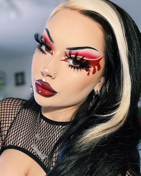 Epic Makeup Looks, Halloween Makeup Looks 2022, Cool Makeup Looks Creative Halloween, Hallowing Makeup, Eyeshadow For Halloween, Orange Halloween Makeup, Spooky Eye Makeup, Halloween Eyeshadow Looks, Spooky Season Makeup