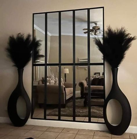 Girl Apartment Decor, Black Living Room Decor, Apartment Decorating Living, Hal Decor, Apartment Living Room Design, Black Living Room, Dream Apartment Decor, Future Apartment Decor, Home Entrance Decor