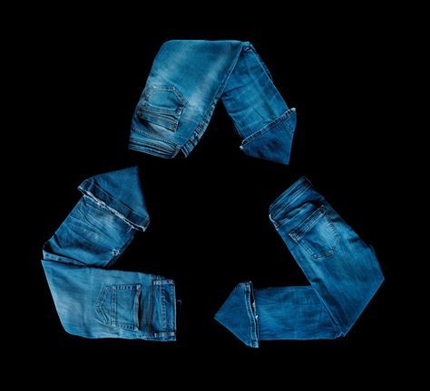 Denim Photography Photo Shoots, Content Branding, Denim Photography, Recycled Gold Jewelry, Denim Aesthetic, Jeans Aesthetic, Textile Recycling, Houses In France, Store Design Boutique