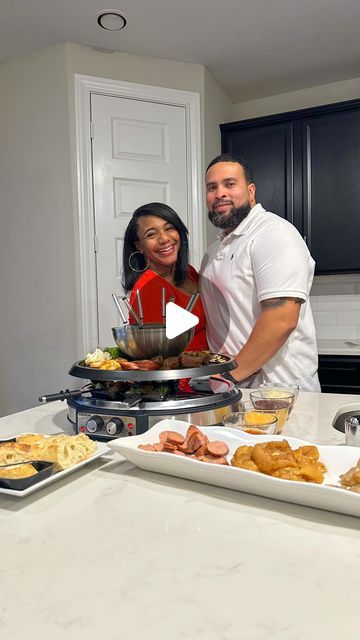 Jasmine Camble | Houston Mom Blogger on Instagram: "Here’s another FUN & ROMANTIC at-home date night idea for Valentine’s Day or just because. ⁣ ⁣ Make fondue & cook a meal together. ❤️⁣ ⁣ I love this set we used because it’s a two in one fondue set & and grill. It has dual adjustable thermostats & it’s even great for parties or just a family fondue night with the kids. ⁣ ⁣ 𝐂𝐨𝐦𝐦𝐞𝐧𝐭 “𝐅𝐎𝐍𝐃𝐔𝐄” 𝐚𝐧𝐝 𝐈’𝐥𝐥 𝐬𝐞𝐧𝐝 𝐲𝐨𝐮 𝐭𝐡𝐞 𝐥𝐢𝐧𝐤 𝐭𝐨 𝐭𝐡𝐞 𝐟𝐨𝐧𝐝𝐮𝐞 𝐠𝐫𝐢𝐥𝐥 𝐰𝐞 𝐮𝐬𝐞𝐝. 𝐂𝐚𝐭𝐜𝐡 𝐢𝐭 𝐰𝐡𝐢𝐥𝐞 𝐢𝐭’𝐬 𝐨𝐧 𝐬𝐚𝐥𝐞!⁣ ⁣ Foods we cooked:⁣ ❤️ Steak⁣ ❤️ Chicken⁣ ❤️ Shrimp⁣ ❤️ Sausage⁣ ❤️ Broccoli ⁣ ❤️ Cauliflower⁣ ❤️ Mushrooms⁣ ❤️ French Bread⁣ ⁣ Dips:⁣ ❤️ Fondue⁣ ❤️ Yum Yum Sauce⁣ ❤️ Raspberry Chipotle Sauce⁣ ❤️ Thai Style Sweet Chili Sauce⁣ ❤️ Creamy Horserad Romantic Fondue For Two, Date Night Cooking Together, Fondue Party Ideas, Fondue Dinner Party, Fondue Ideas, Bread Dips, Fondue Recipes Meat, Romantic Home Dates, Raspberry Chipotle Sauce