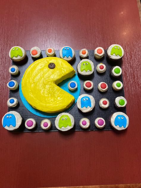 Pac Man Cake Ideas, Pac Man Birthday Party, Pac Man Cake, Kid Cakes, Cupcakes For Men, Man Cake, Man Cookies, Cake And Cupcakes, Mens Birthday Party