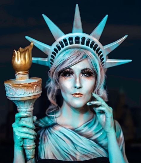 Statue Of Liberty Costume Makeup, Lady Liberty Makeup, Statue Of Liberty Makeup Ideas, Statue Of Liberty Makeup, Icon Costumes, Lady Liberty Costume, Statue Of Liberty Costume, Halloween Party Makeup, Witches And Warlocks