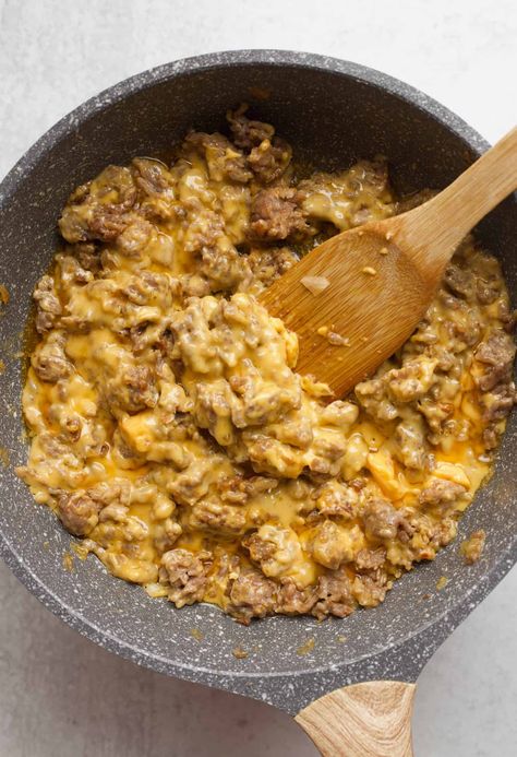 cooked sausage and velveeta cheese in skillet Pizza Appetizers, Velveeta Cheese, Cheese Party, English Muffins, How To Cook Sausage, English Muffin, Rye, Skillet, Air Fryer