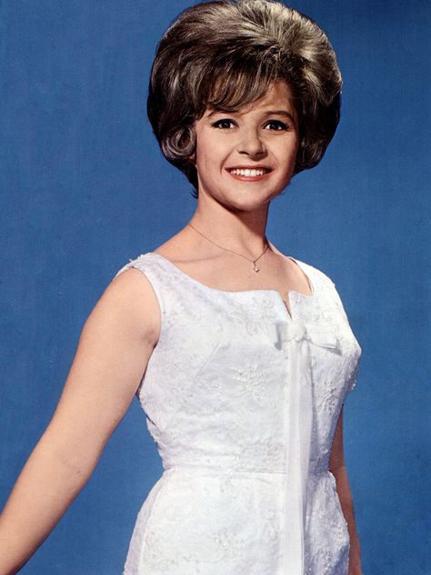 Brenda Lee 1960 Hairstyles, Country Hairstyles, Southern Hair, 60s Hair, Brenda Lee, Bouffant Hair, Really Short Hair, Aretha Franklin, Haircuts For Fine Hair