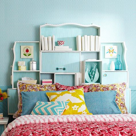 Here, old dresser drawers become a one-of-a-kind headboard. बेडरूम डिजाइन, Old Dresser Drawers, Headboard Projects, Old Drawers, Diy Casa, Diy Headboards, Bilik Tidur, Diy Headboard, Headboard Storage