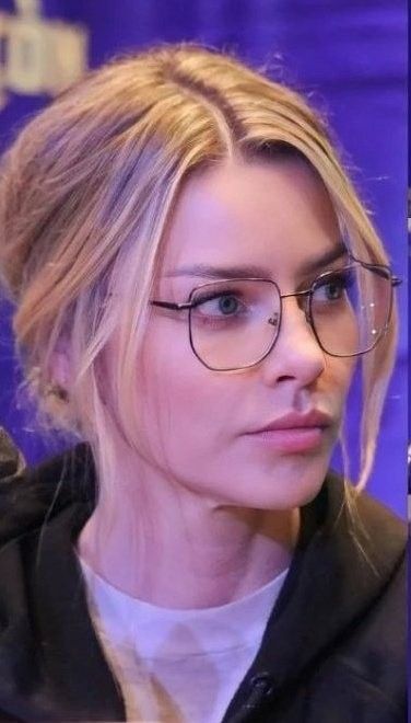 Chloe Decker, Lauren German, Lucifer Morningstar, Tom Ellis, Smash Book, Face Claims, Glow Up?, American Actress, Avatar