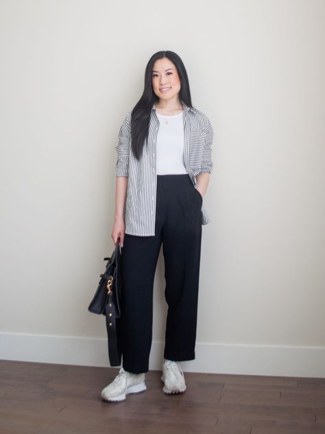 Smart Casual Outfit Sneakers, Simple Smart Casual Women Outfit, Spring Smart Casual Outfits, Pants And Sneakers Outfit, Outfit Petite Women, Intentional Wardrobe, Petite Women Outfits, Easy Spring Outfits, Work Lookbook