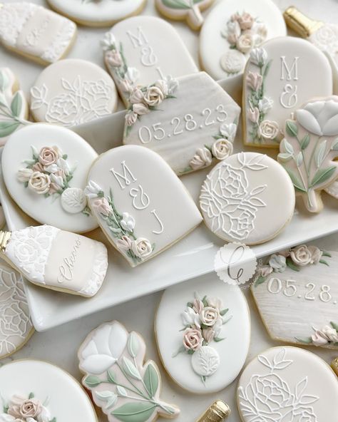 Morgan Saint (@cowtowncookieco) • Instagram photos and videos Wedding Champagne Bottles, Wedding Biscuits, Wedding Cookies Decorated, Wedding Shower Cookies, Elegant Cupcakes, Anniversary Cookies, Engagement Cookies, Bridal Cookies, Wedding Cake Cookies