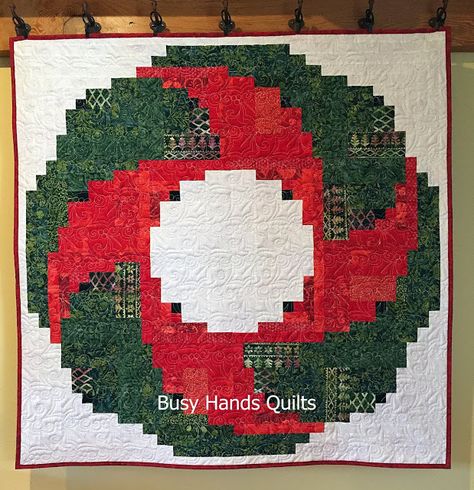 Quilted Christmas Wreath Free Pattern, Wreath Quilts, Quilt Wreath, Christmas Log Cabin, Cabin Wreath, Wreath Quilt, Alice In Wonderland Clocks, Themed Quilts, Quilts Christmas