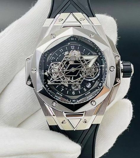 Hublot Black, Hublot Watches Men, Black Rubber Bands, Jaeger Lecoultre Watches, Buy Rolex, Pocket Watch Tattoo, Hublot Big Bang, Hublot Watches, Breitling Watches