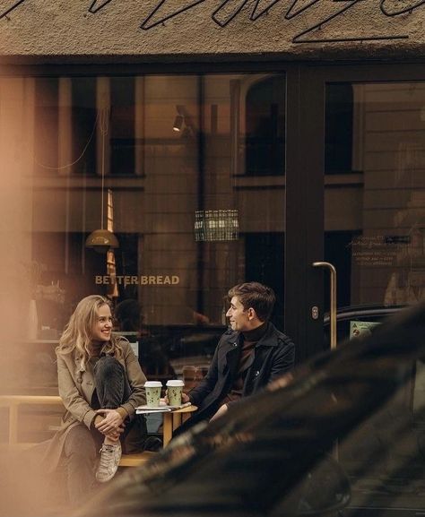 Photoshoot London, London Photoshoot, Pre Wedding Videos, Urban Engagement, Coffee Wedding, Coffee Shop Aesthetic, Anniversary Photoshoot, Fall Photoshoot, Aesthetic Photos