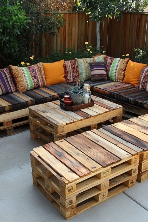 Create unique outdoor furniture with DIY wood pallet projects, perfect for adding style to your backyard. #WoodPalletFurniture #DIYOutdoor Diy Crates From Pallets How To Make, Outdoor Pallet Couch, Pallet Outdoor Couch, Wood Pallet Bench, Outdoor Pallet Furniture, Outdoor Furniture Ideas Backyards, Pallet Fire Pit, Pallet Outdoor Furniture, Pallet Wood Projects