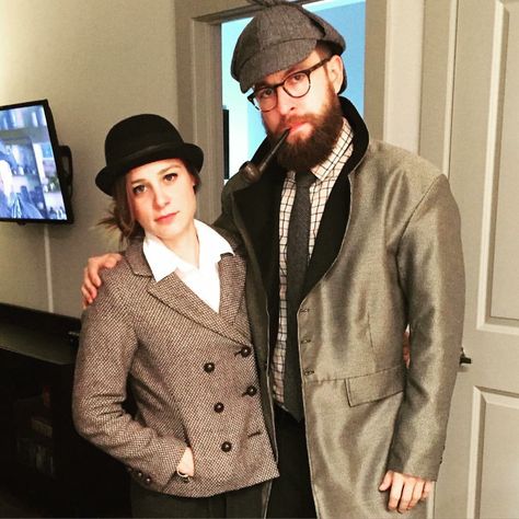 Sherlock Holmes and Dr. Watson couples costume! Creative Halloween Costumes For Couples, Sherlock Holmes Costume, Sherlock Holmes Watson, Seven Dwarfs Costume, Partner Halloween Costumes, Holmes And Watson, Costumes For Couples, Themed Halloween Costumes, Rapunzel Costume