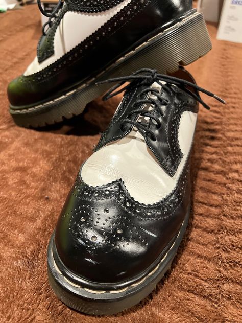 Oxford Shoes Black And White, Dr Martens Wedding Shoes, Dr Martens 3989, Dr Martens Loafers, Doc Martens Mens, House Aesthetics, White Doc Martens, Dr Martens White, Prom Suit