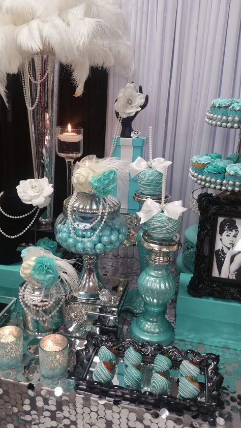 Tiffany Blue Centerpieces Birthday Party, Tiffany Blue Graduation Party, Tiffany Blue Sweet 16 Ideas, Tiffany Decorations Party, Tiffany Themed Party, Tiffany Theme Party Decorations, Tiffany Party Themes, Tiffany And Co Sweet 16, Tiffany And Co Birthday Party Ideas