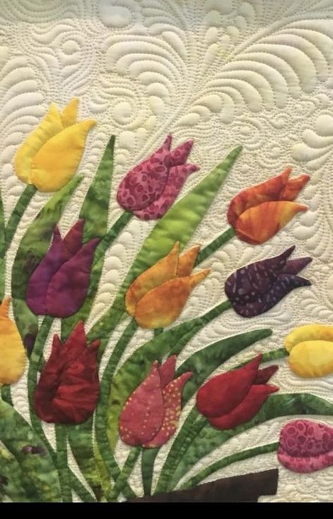 Flower Applique Patterns Free Quilt Blocks, Tulip Applique Pattern, Flower Applique Quilt, Quilted Flowers, Making A Quilt, Flower Quilt Patterns, Applique Flowers, Landscape Art Quilts, Spring Quilts