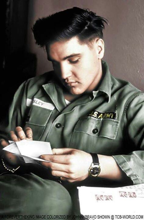 Elvis Elvis Presley Aesthetic Wallpaper, Elvis Presley Wallpaper Iphone, Elvis Presley Aesthetic, Elvis Presley Biography, Elvis Army, Elvis Presley Army, Elvis Presley Wallpaper, Suspicious Minds, Young Elvis