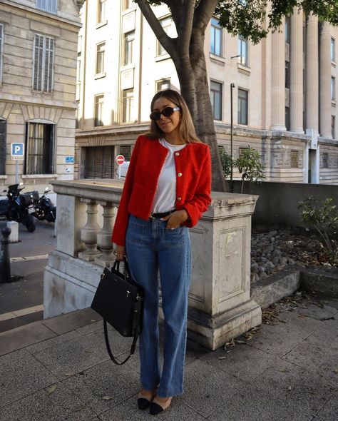 3 Easy Suppers To Try Mid-Week Cherry Shirt Outfit, Red Shirt Outfits, Easy Suppers, Tweed Jacket Outfit, The Round Up, Mode Shoes, Look Jean, Chanel Jacket, Fall 24