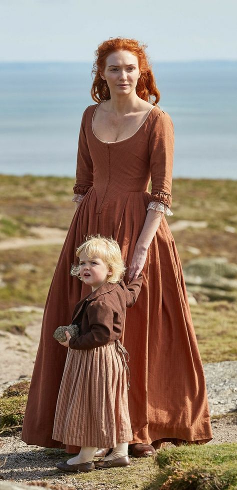 Demelza and Clowance Poldark S4 18th Century Dresses, Rose Palette, Poldark Series, Demelza Poldark, Ross And Demelza, Eleanor Tomlinson, Ross Poldark, Century Dress, 18th Century Fashion