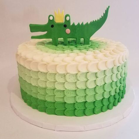 Birthday Cake Crocodile, Aligator Cake Ideas, Crocodile Cakes For Kids, Alligator Cakes For Kids, Alligator Cake Ideas, Alligator First Birthday Party, Alligator Birthday Party Ideas, Alligator Party Ideas, Crocodile Party Ideas