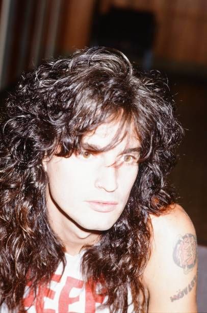 Tommy Lee Nikki Sixx 80s, 80s Rock Hair, Metal Hairstyles, Tommy Lee Motley Crue, Rock Hairstyles, 80s Hair Bands, Vince Neil, Motley Crüe, 80s Bands