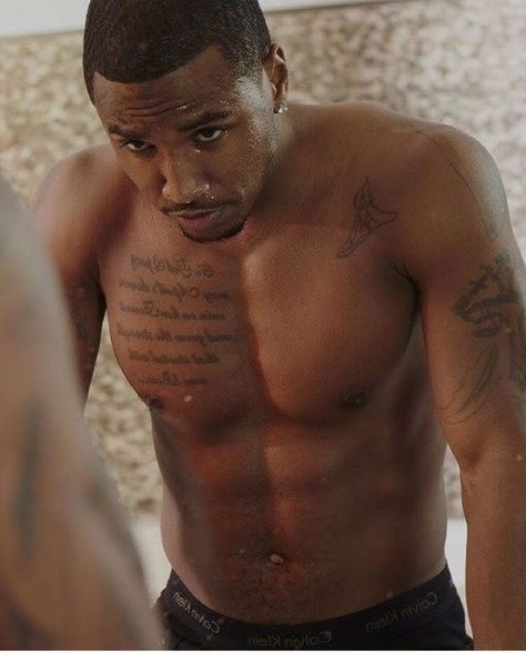 Trey Songz Shirtless, Trey Songs, Out Of My League, Trey Songz, Healthy Motivation, Book Boyfriends, Black Men Fashion, Black Excellence, Celebrity Crush