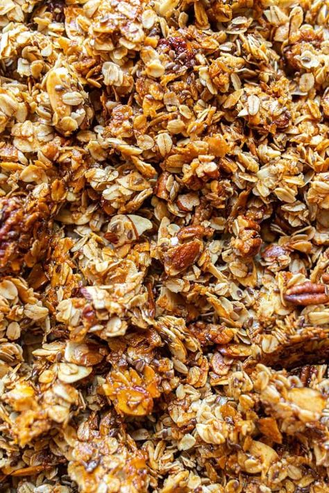 Easy Honey Granola Natashas Kitchen Granola, Granola Honey Recipe, Crock Pot Granola, Dehydrated Granola, Gronala Recipes Easy, Granola Recipe Honey, Gronala Recipes, Holiday Granola Recipe, Oats And Honey Granola Bars