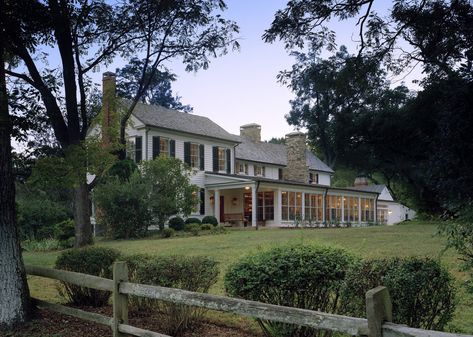 Victorian Farmhouse Exterior, Virginia Farmhouse, Fairfax County Virginia, Modern English Country, English Country Home, Modern Country Home, 18th Century House, Farmhouse Architecture, Small Log Cabin