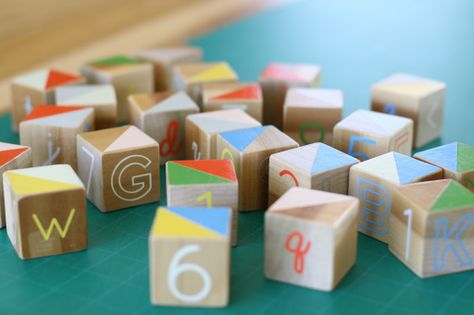 Alphabet Blocks Diy, Baby Blocks Diy, Diy Baby Blocks, Painted Wooden Blocks, Wooden Blocks Diy, Wood Blocks Diy, Baby Flash Cards, Wooden Baby Blocks, Wooden Alphabet Blocks