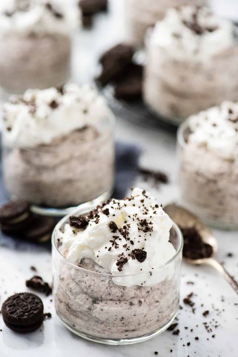 This 3 ingredient oreo mousse is creamy, light and so chocolatey! You’ll never use another mousse recipe after you try this one! Our recipe doesn’t use raw eggs or gelatin, this is an easy eggless mousse everyone loves! #chocolatemousse #mousse #oreomousse #oreodessert Oreo Dessert Recipes Easy, Oreo Dessert Easy, Oreo Cookie Dessert, Oreo Mousse, Recipes With Cool Whip, Mousse Dolce, Oreo Cream, Dessert Oreo, Oreo Flavors