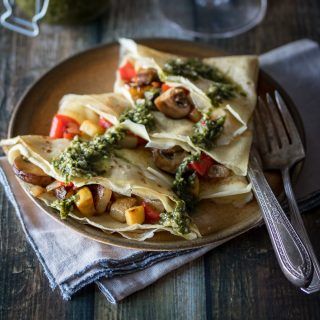 Savory Crepes with Chimichurri Sauce Salty Crepes, Crepes Ideas, Savory Crepes Filling, Crepe Recipe Savory, Crepes Filling, Savory Crepes, Savory Pancakes, Chimichurri Sauce, Crepe Recipes