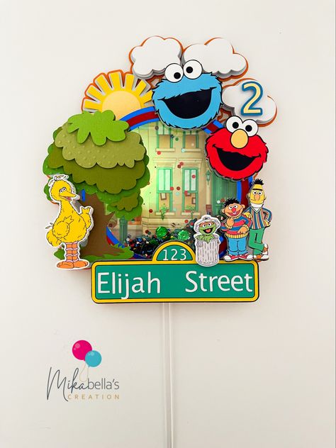 #caketoppershaker #sesamestreetcaketopper #plazasesamo #sesamestreetbirthday #sesamestreetparty #caketoppershakerwithlight #sesamestreetcaketoppershaker Cake Topper Sesame Street, Sesame Street Cutouts, Sesame Street Cake Topper, Diy Sesame Street Sign, Elmo Cake Topper, Sesame Street Welcome Sign, Sesame Street Cupcake Toppers, Sesame Street Cake, Cricut Cake