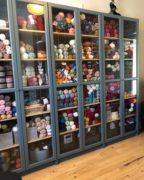 Ikea Hacks Sewing Room, Craft Room Storage Ikea, Closet Into Art Studio, Rustic Craft Room Farmhouse Style, Black Craft Room Ideas, Craft Room Yarn Organization Ideas, Ikea Kallax Art Studio, Ikea Yarn Storage Ideas, Artist Storage Ideas