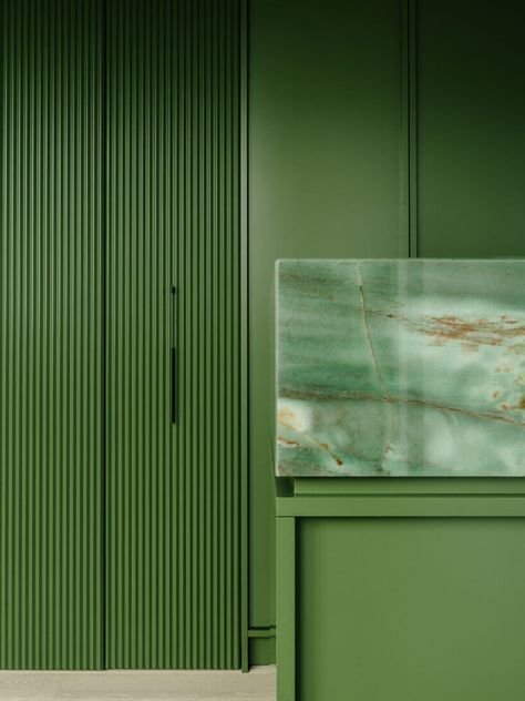 Farnsworth House, Berlin Apartment, Marble Detail, Green Box, Exposed Concrete, Kitchens And Bedrooms, Green Interiors, Modern Storage, Design Strategy