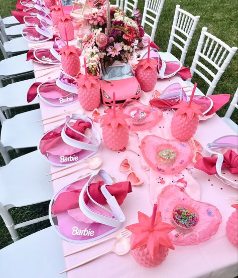 Malibu barbie jewlery activity kids table Barbie Birthday Party Ideas Decoration At Home, Barbie Debut Theme, Barbie Table Set Up, Malibu Barbie Party Decorations, Barbie Themed Dinner Party, Barbie Party Table Set Up, Barbie Table Decor, Barbie Table Setting Party Ideas, Barbie Themed Birthday Party Decor Table Settings