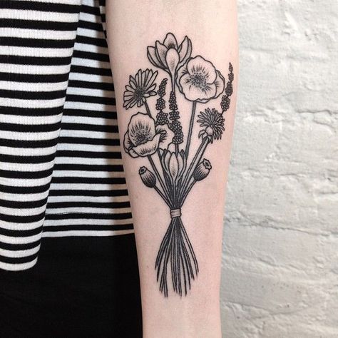 Flower Bouquet Tattoo, Bouquet Tattoo, Wrist Tattoo, Forearm Tattoos, Skin Art, Piercing Tattoo, Get A Tattoo, Love Tattoos, Tattoo You