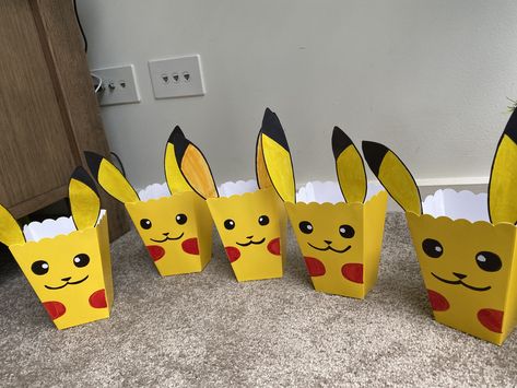 Pokémon Party, Pokemon Diy, Popcorn Boxes, Pokemon Party, Popcorn Box, School Supply, 6th Birthday, 3d Projects, Popcorn