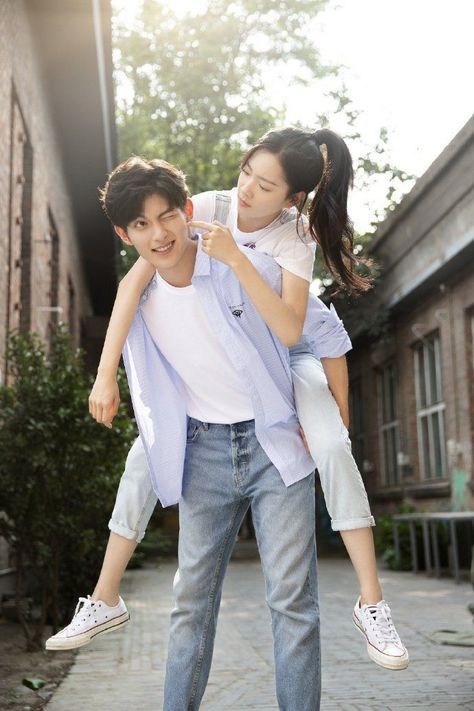 Wp Couple, Hug Pose, Calming Photos, Outfit Couple, Korean Couple Photoshoot, Korean Wedding Photography, Gift Basket Ideas For Couples, Couple Poses Reference, Hugging Couple