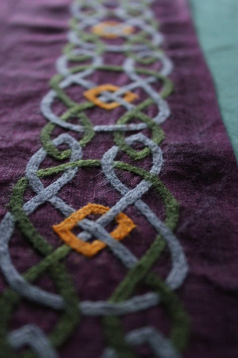 Norse Patterns Viking Embroidery, Viking Embroidery Pattern, Celtic Embroidery Patterns, Norse Embroidery, Nordic Embroidery, Viking Embroidery, Viking Pattern, Medieval Embroidery, Medieval Crafts