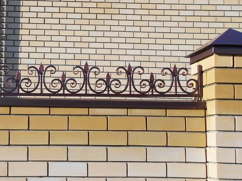 Compound Wall Design, Gate Wall Design, Front Wall Design, Boundary Wall, Compound Wall, Iron Gate Design, Metal Bunk Beds, Boundary Walls, Wall Designs