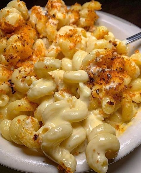 #follow #foodie #foodporn #food #dinner #macaroni #blogging #blogger #blog #lunch Delicious Food Pictures, Big Plate Of Food, Mac N Cheese Aesthetic, Food For 2 People, Good Looking Food, Mac And Cheese Baked, Macaroni Bake, Aesthetic Meals, Food Core