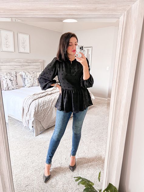 Peplum Blouse Outfit, Peplum Shirt Outfit, Black Peplum Top Outfit, Peplum Top With Jeans, Peplum Top Outfits Casual, Jeans And Pumps, Peplum Top Outfits, Girls Black Jeans, Black Peplum Top